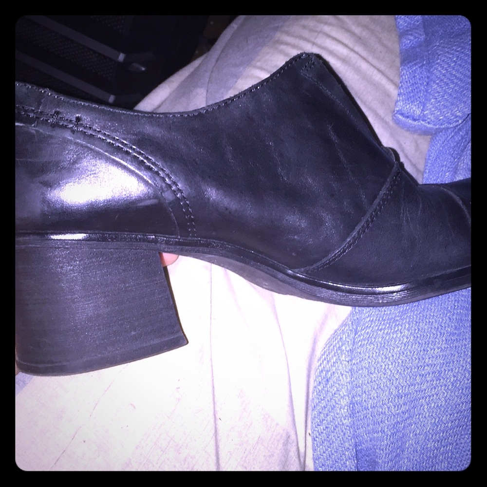 High heeled dressy shoe